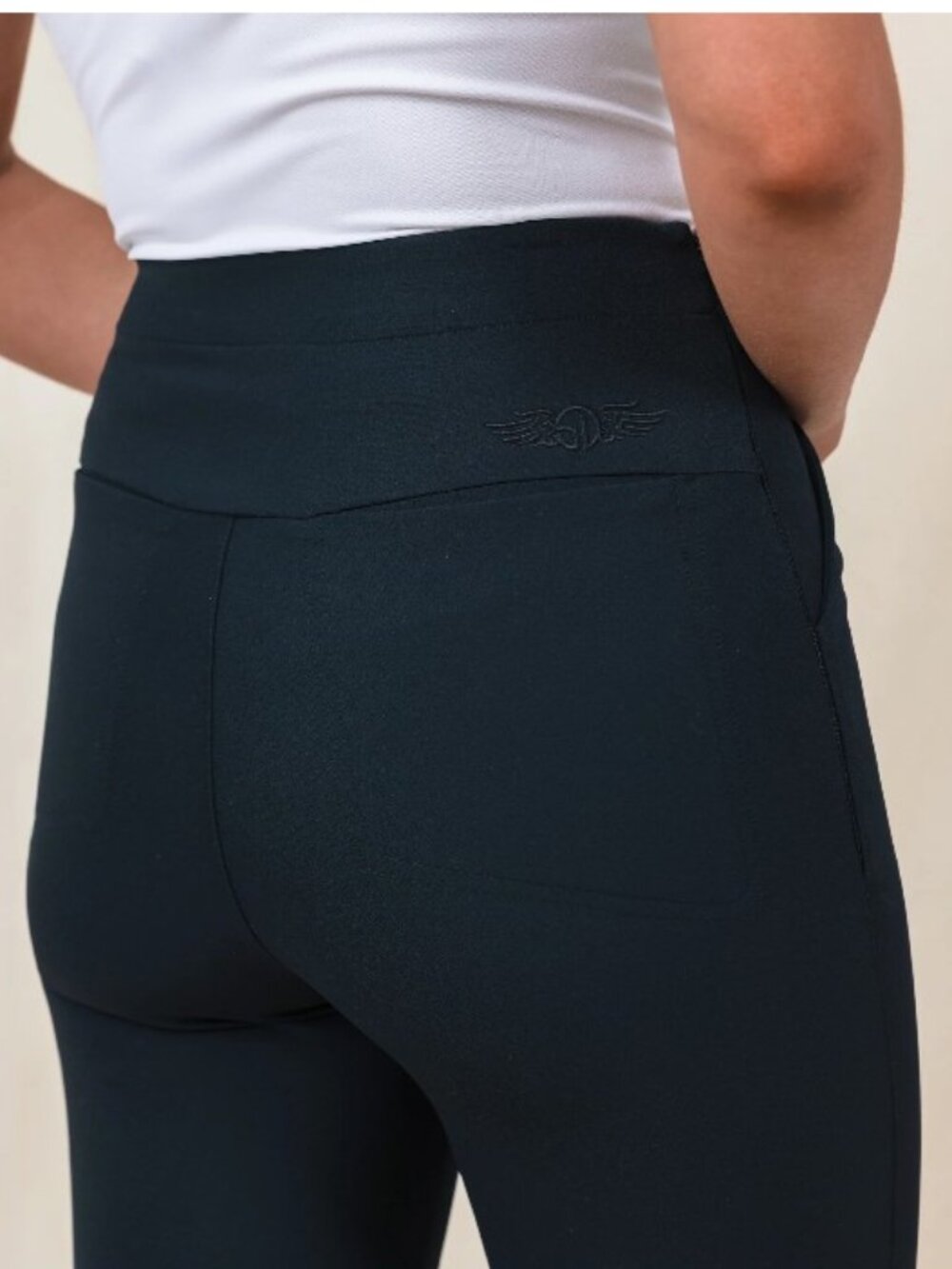 Lexi Pant - Picture 5 of 5